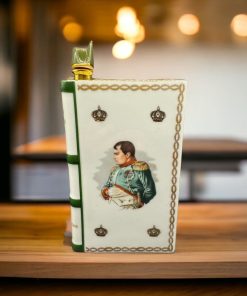 Rare bouteille de Cognac Camus en Porcelaine de Limoges, représentant un livre et réalisée pour le bicentenaire de Napoléon – Bernardeaud